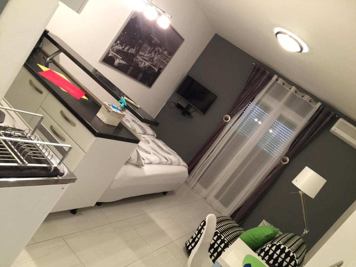 Studio Apartment Vanda أوماغ المظهر الخارجي الصورة